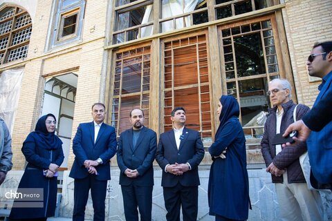 بازدید دبیر کمیته ملی سازمان یونسکو در ایران از بناهای تاریخی آسیب دیده در اصفهان