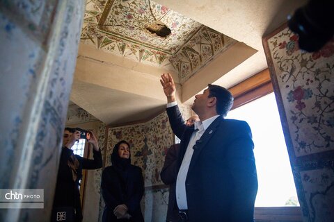 بازدید دبیر کمیته ملی سازمان یونسکو در ایران از بناهای تاریخی آسیب دیده در اصفهان