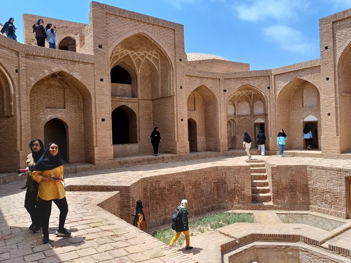 اقامت بیش از ۳۳ هزار نفر در شهرستان فردوس