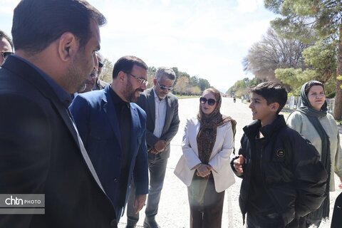 بازدید میدانی استاندار فارس از تخت جمشید
