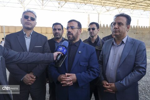 بازدید میدانی استاندار فارس از تخت جمشید
