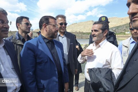 بازدید میدانی استاندار فارس از تخت جمشید