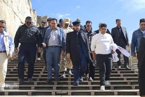 بازدید میدانی استاندار فارس از تخت جمشید