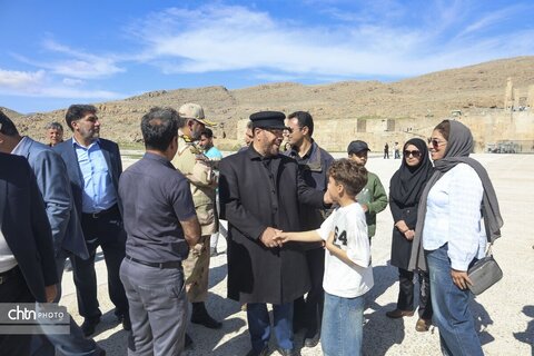 بازدید میدانی استاندار فارس از تخت جمشید