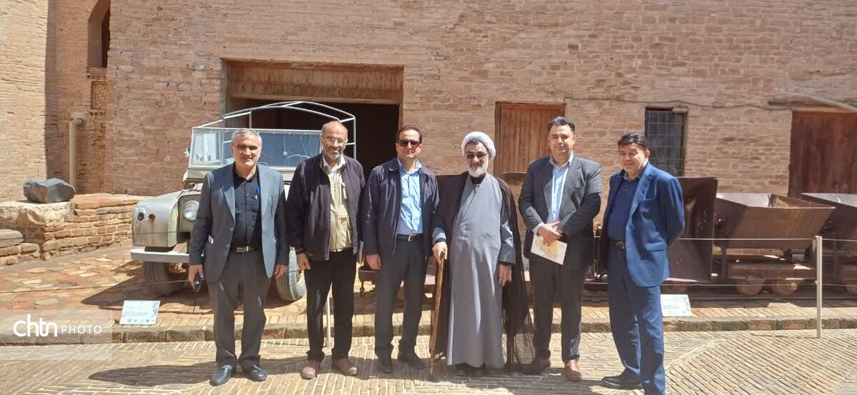 دبیر شورای عالی انقلاب فرهنگی از محوطه جهانی شوش بازدید کرد