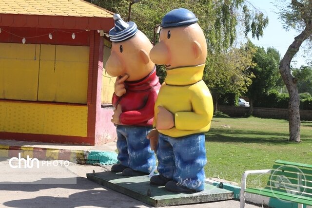 نصب المان‌های نوستالژی دهه ۶۰ در پارک لاله اهواز/ بازآفرینی خاطرات کودکی در روزهای مقاومت