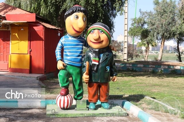 نصب المان‌های نوستالژی دهه ۶۰ در پارک لاله اهواز/ بازآفرینی خاطرات کودکی در روزهای مقاومت