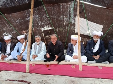 سیاه‌چادرهای عشایری، پایگاه مردمی برای دفاع از کشور و تقویت تولید و اقتصاد است