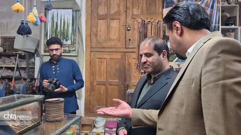 رصد وضعیت اجتماعی و بازدید از غرفه‌های صنایع‌دستی در دومین حضور میدانی معاون استاندار در بافت تاریخی یزد