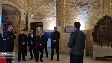 رصد وضعیت اجتماعی و بازدید از غرفه‌های صنایع‌دستی در دومین حضور میدانی معاون استاندار در بافت تاریخی یزد