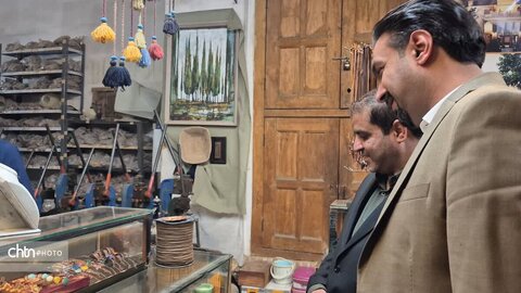رصد وضعیت اجتماعی و بازدید از غرفه‌های صنایع‌دستی در دومین حضور میدانی معاون استاندار در بافت تاریخی یزد