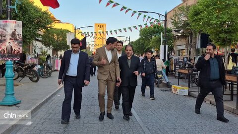 رصد وضعیت اجتماعی و بازدید از غرفه‌های صنایع‌دستی در دومین حضور میدانی معاون استاندار در بافت تاریخی یزد