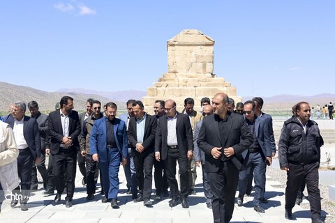 بازدید استاندار فارس از پاسارگاد