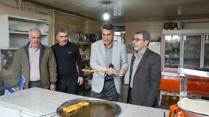 انجام بیش از یک هزار و ۲۰۰ بازدید نظارتی از تأسیسات گردشگری کرمانشاه/ ۲۷ واحد برتر تشویق شدند