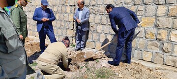 کاشت درخت به مناسبت ۱۲ فروردین در اردوگاه گردشگری شهید سلیمانی سی‌سخت