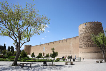 اماکن تاریخی فارس سیزدهم فروردین باز است/ ورود به «پردیس تخت‌جمشید» به دلیل خطر سقوط درختان و برق‌گرفتگی ممنوع شد