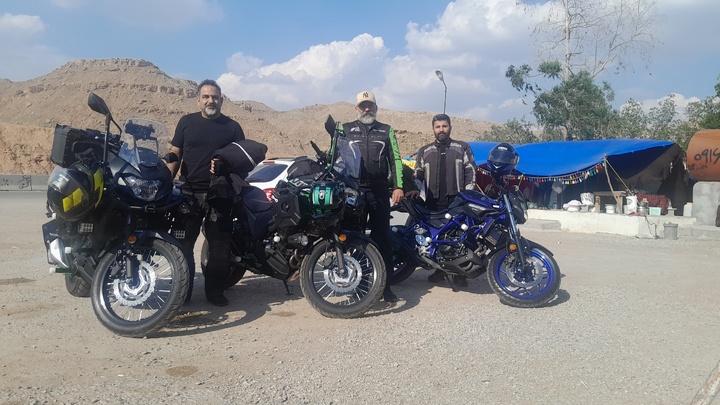 ۳ موتورسوار خوزستانی با پیام «صلح؛ برای حفظ محیط زیست و زیست بوم»، جنوب به شمال را پیوند زدند