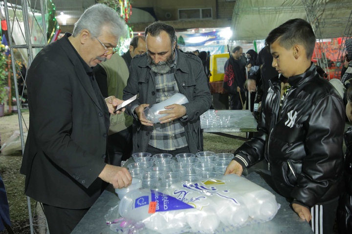 پخت سمنو در قم به نیت پیروزی رزمندگان اسلام