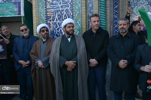 مراسم اهتزاز پرچم مقدس جمهوری اسلامی ایران در حسینیه اعظم زنجان