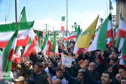 مراسم اهتزاز پرچم مقدس جمهوری اسلامی ایران در حسینیه اعظم زنجان