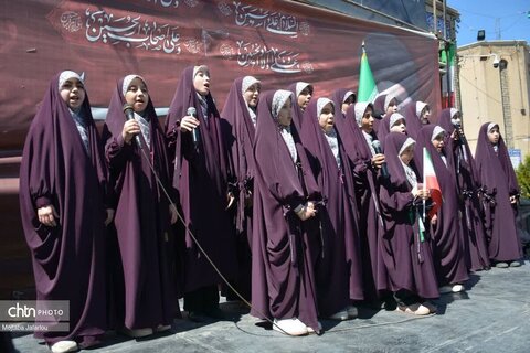 مراسم اهتزاز پرچم مقدس جمهوری اسلامی ایران در حسینیه اعظم زنجان