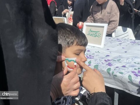 مراسم اهتزاز پرچم مقدس جمهوری اسلامی ایران در حسینیه اعظم زنجان