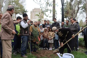 حال وهوای روز طبیعت در آرامگاه حکیم ابوالقاسم فردوسی توسی