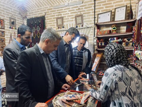 پایش پروژه‌های مرمتی و حمایت از هنرمندان در شهر جهانی میبد