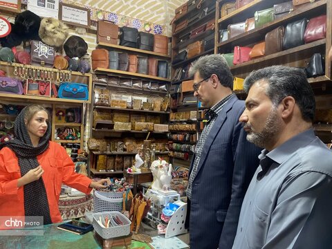 پایش پروژه‌های مرمتی و حمایت از هنرمندان در شهر جهانی میبد