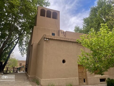 هم‌افزایی مسئولان برای گره‌گشایی از چالش‌های گردشگری در مهریز
