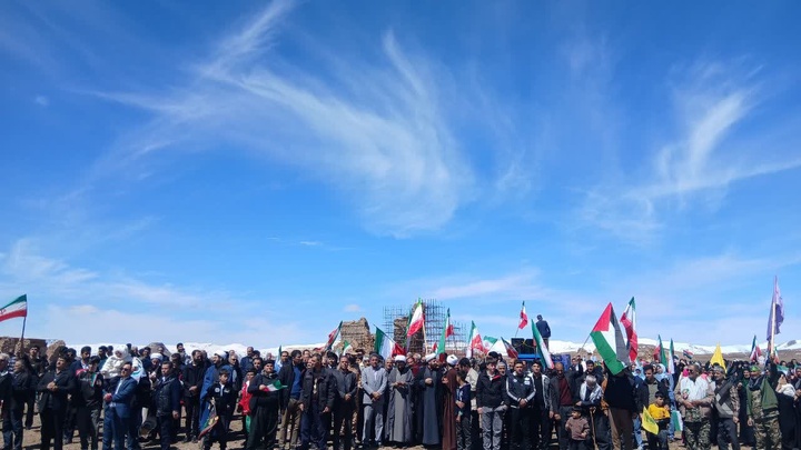 گرامیداشت روز جمهوری اسلامی ایران در میراث جهانی تخت سلیمان تکاب