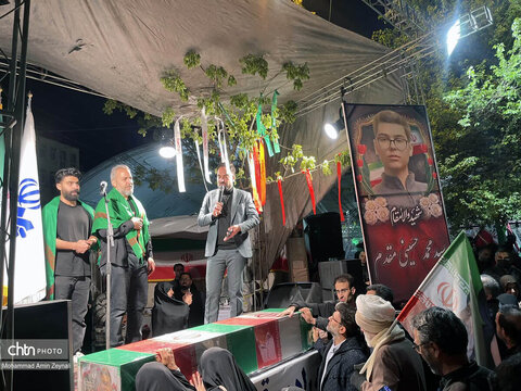 وداع با پیکر شهید نوجوان در موکب «جان من، ایران من» قم