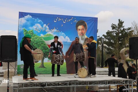 حال وهوای روز طبیعت در آرامگاه حکیم ابوالقاسم فردوسی توسی