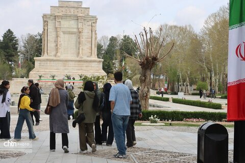 حال وهوای روز طبیعت در آرامگاه حکیم ابوالقاسم فردوسی توسی