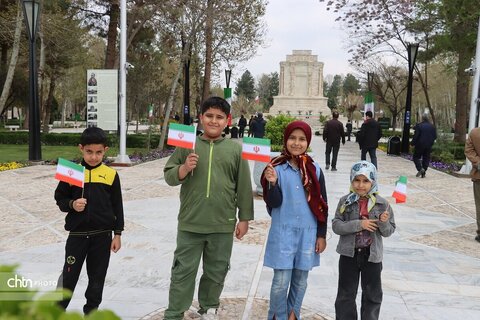 حال وهوای روز طبیعت در آرامگاه حکیم ابوالقاسم فردوسی توسی