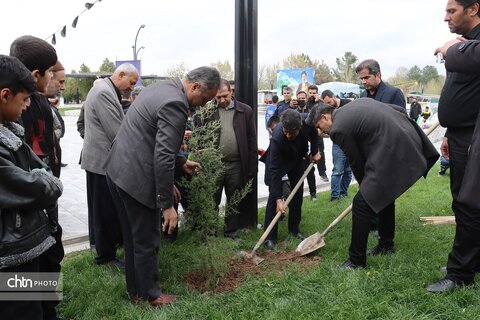 حال وهوای روز طبیعت در آرامگاه حکیم ابوالقاسم فردوسی توسی