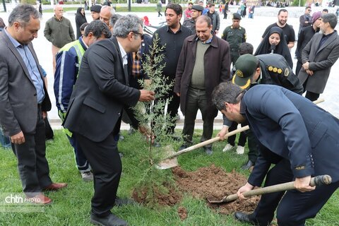 حال وهوای روز طبیعت در آرامگاه حکیم ابوالقاسم فردوسی توسی
