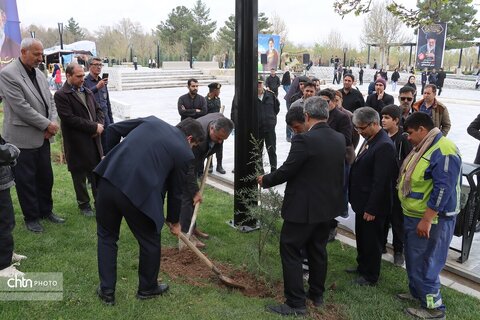 حال وهوای روز طبیعت در آرامگاه حکیم ابوالقاسم فردوسی توسی