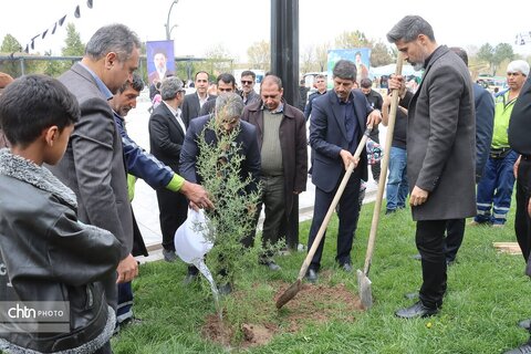 حال وهوای روز طبیعت در آرامگاه حکیم ابوالقاسم فردوسی توسی