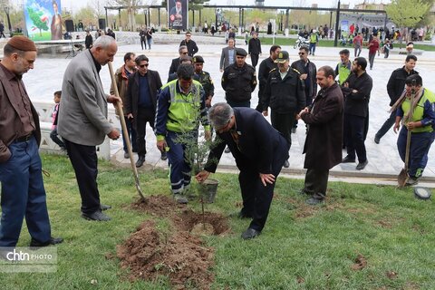 حال وهوای روز طبیعت در آرامگاه حکیم ابوالقاسم فردوسی توسی