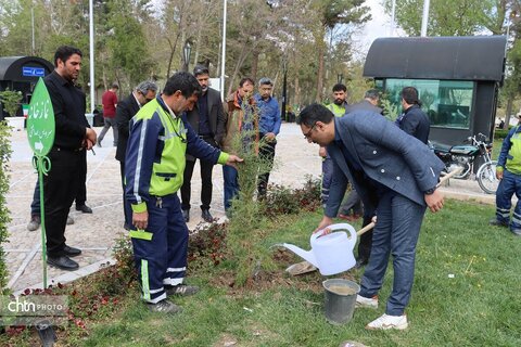 حال وهوای روز طبیعت در آرامگاه حکیم ابوالقاسم فردوسی توسی