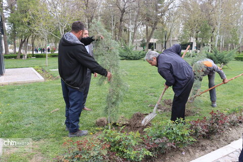 حال وهوای روز طبیعت در آرامگاه حکیم ابوالقاسم فردوسی توسی