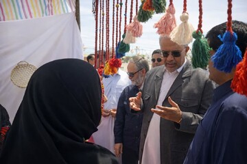 بازدید استاندار سیستان و بلوچستان از غرفه‌های نوروزی شهرستان سراوان