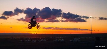 مسابقات موتورکراس شهرستان سرایان؛ گرامیداشت یاد شهدا و رهبر شهید در روز طبیعت