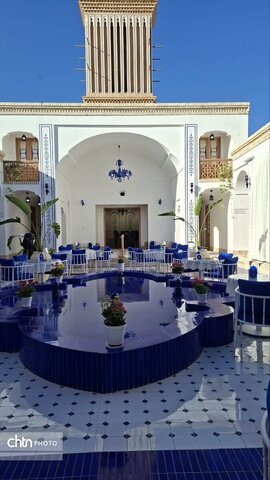 افتتاح سفره‌خانه سنتی عمارت مهزاد در اردکان / ۳۵ میلیارد تومان سرمایه‌گذاری و ۳۵ شغل ایجاد شد