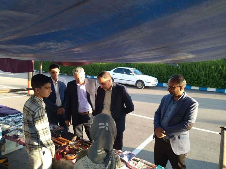 بازدید معاون گردشگری خراسان جنوبی از بازارچه‌های نوروزی درمیان؛ گامی مؤثر در معرفی ظرفیت‌های گردشگری و حمایت از تولیدکنندگان