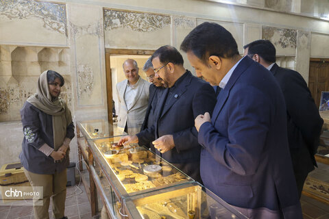 بازدید استاندار از ارگ کریم خانی