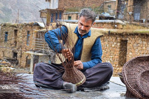 ارغوان بافی، هنر کهن در هورامان