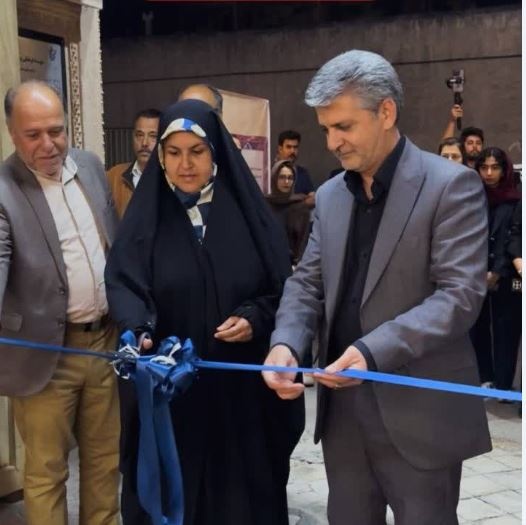 افتتاح نمایشگاه عیدانه موسسه فرهنگی‌هنری عرفان/ موسسات فرهنگی و هنری کانون‌های استعدادیابی‌اند