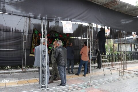 موکب هنرمندان صنایع دستی وتشکل های گردشگری در شب اربعین شهادت رهبر شهیدمان ودانش آموزان شهید مدرسه میناب